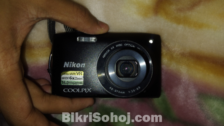Nikon Coolpix s3300 camera